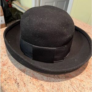 Bill Blass greyish black wool hat